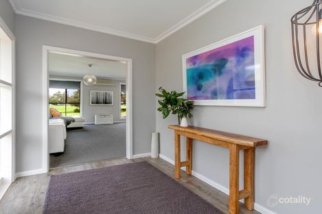 Property photo of 10 Willow Court Sale VIC 3850