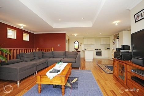 9 Jolley Gr, Winthrop, WA 6150