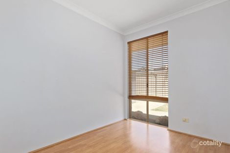 Property photo of 16 Fairlawn Gardens Heathridge WA 6027