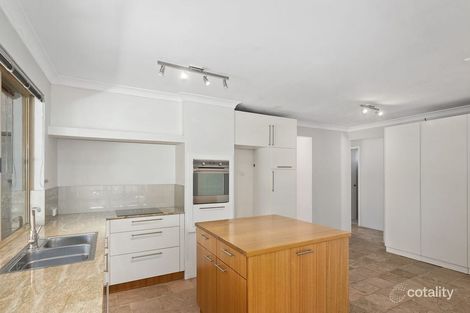 Property photo of 16 Fairlawn Gardens Heathridge WA 6027