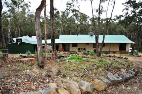 75 Howlett Rd, Ross Creek, VIC 3351