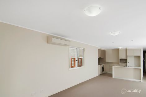 Property photo of 4/217 Cornwall Street Greenslopes QLD 4120