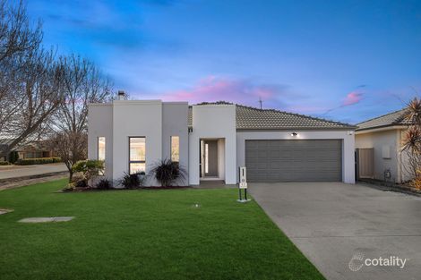 Property photo of 11 Dame Zara Street Gungahlin ACT 2912