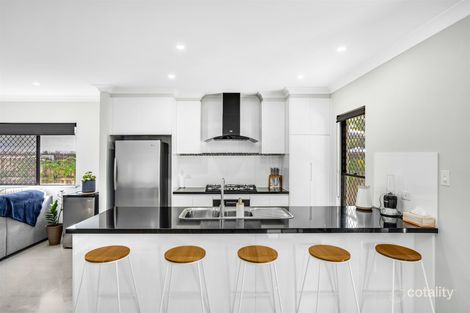 Property photo of 14 Arrowsmith Close Smithfield QLD 4878