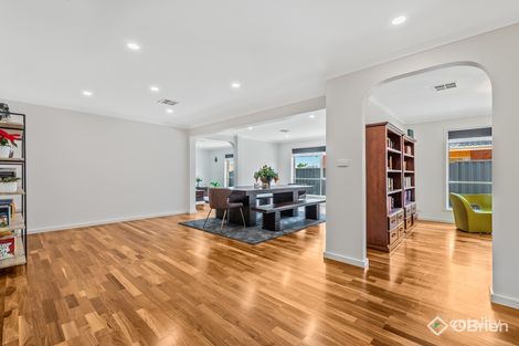 Property photo of 10 Arcadia Close Taylors Lakes VIC 3038