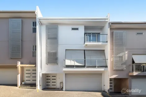 8/24 ROGOONA ST, MORNINGSIDE, QLD 4170