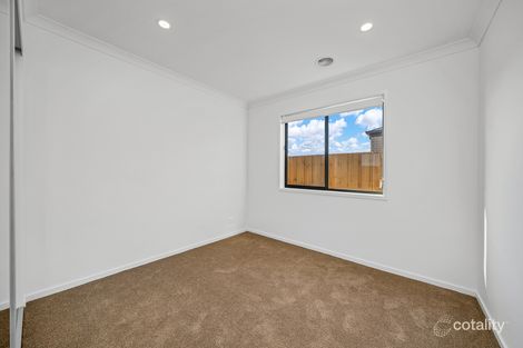 Property photo of 18 Merlot Way Clyde North VIC 3978