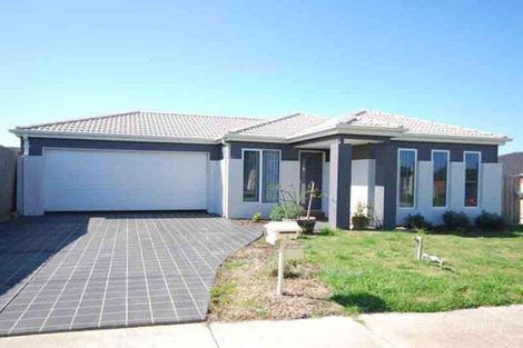 Property photo of 4 Lahinch Grove Cranbourne VIC 3977