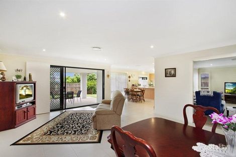 3 Roper St, Pacific Pines, QLD 4211