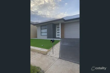 27 Boulder Ave, Truganina, VIC 3029