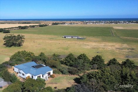 Property photo of 14 Ocean Court Golden Beach VIC 3851