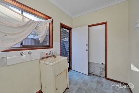 24 Hibiscus St, Urangan, QLD 4655