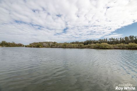 Property photo of 23 Palmway Crescent Tuncurry NSW 2428