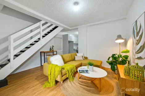 4/2 BROUGHTON ST, GLENSIDE, SA 5065