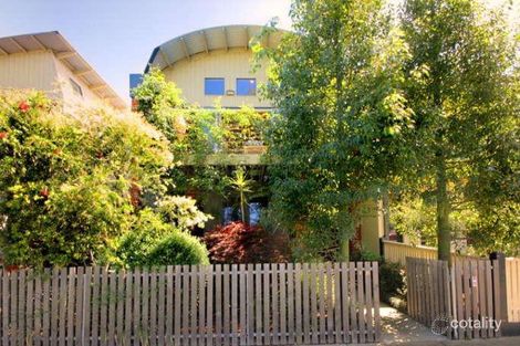 16 John Liston Dr, Newport, VIC 3015