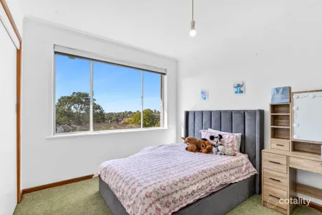 Property photo of 11 Lichen Grove Highton VIC 3216