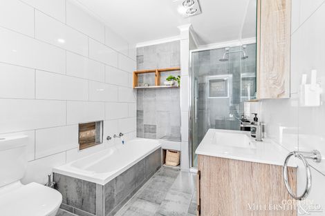Property photo of 8 Robin Place South Morang VIC 3752