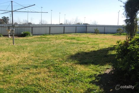 Property photo of 2 Lachlan Close Young NSW 2594