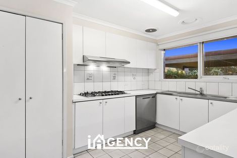 Property photo of 15 Matthew Flinders Avenue Endeavour Hills VIC 3802