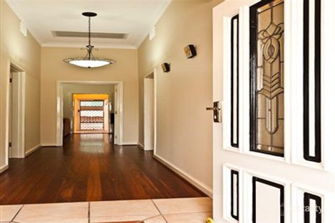 11 Sunbury Rd, Victoria Park, WA 6100