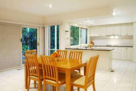 Property photo of 11 St James Court Doncaster East VIC 3109