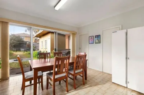 Property photo of 218 Hotham Street Elsternwick VIC 3185