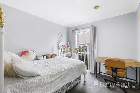 Property photo of 2/252 Hogans Road Hoppers Crossing VIC 3029