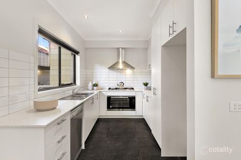 Property photo of 2/4 Elora Road Oakleigh South VIC 3167