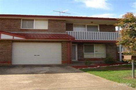 Property photo of 2/8 Wickfield Circuit Ambarvale NSW 2560
