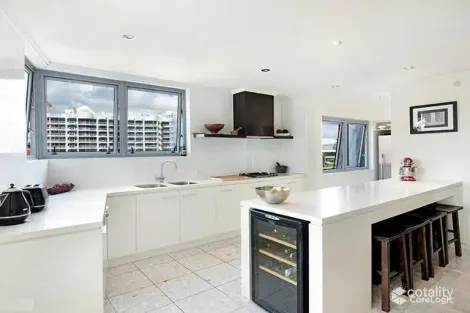 Property photo of 7/120 Surf Parade Broadbeach QLD 4218