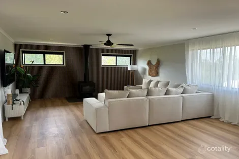 Property photo of 6 Rural View Court Craignish QLD 4655