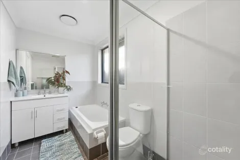 Property photo of 10 Hibiscus Circle Mount Annan NSW 2567