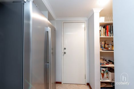 Property photo of 4 Chiverton Place Beldon WA 6027