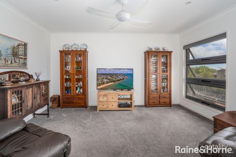 Property photo of 17 Rossington Drive Urraween QLD 4655