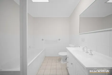 Property photo of 2/8 Fidler Court Bruce ACT 2617