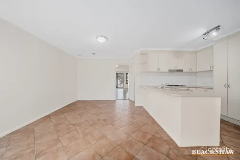 Property photo of 2/8 Fidler Court Bruce ACT 2617