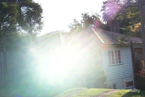 35 Dawn St, Bardon, QLD 4065