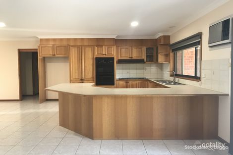 Property photo of 3 Ivanhoe Court Greenvale VIC 3059