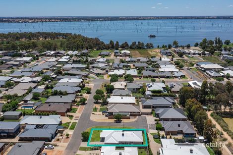 Property photo of 18 Lakeviews Circuit Yarrawonga VIC 3730