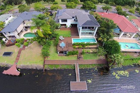 Property photo of 9 Clipper Boulevard Clear Island Waters QLD 4226