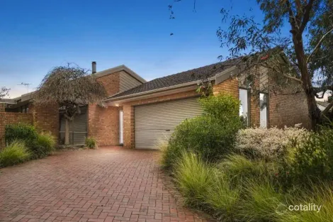 Property photo of 10 Delta Court Werribee VIC 3030