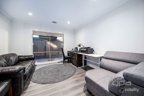 Property photo of 2 The Willows Hillside VIC 3037