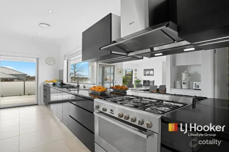 Property photo of 10 Garran Avenue Renwick NSW 2575