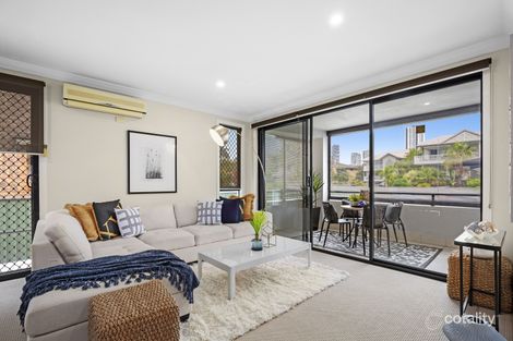 2/9 Rosewood Ave, Broadbeach, QLD 4218