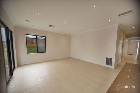 Property photo of 10 Rainwater Drive Lyndhurst VIC 3975