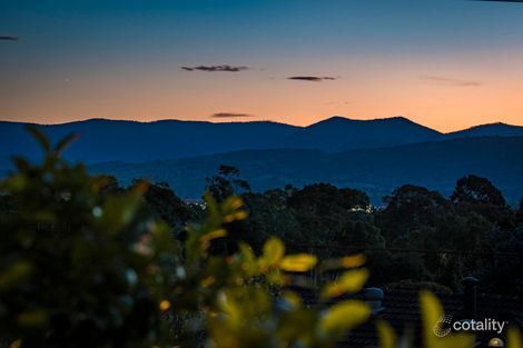 Property photo of 28 Tytherleigh Street Wanniassa ACT 2903