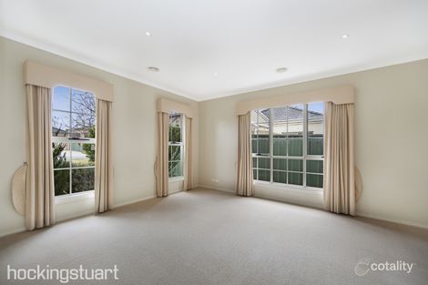 Property photo of 24 St Michaels Place Lake Gardens VIC 3355