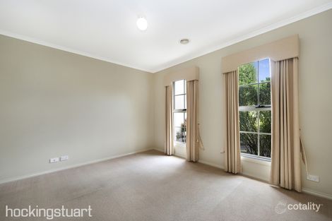 Property photo of 24 St Michaels Place Lake Gardens VIC 3355