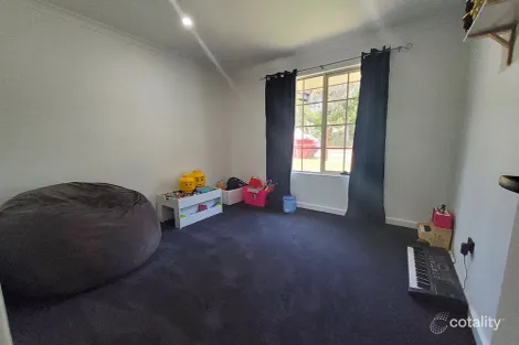 Property photo of 74 Minor Road Orana WA 6330