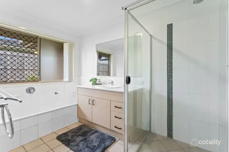 Property photo of 6 Shamrock Court Chuwar QLD 4306